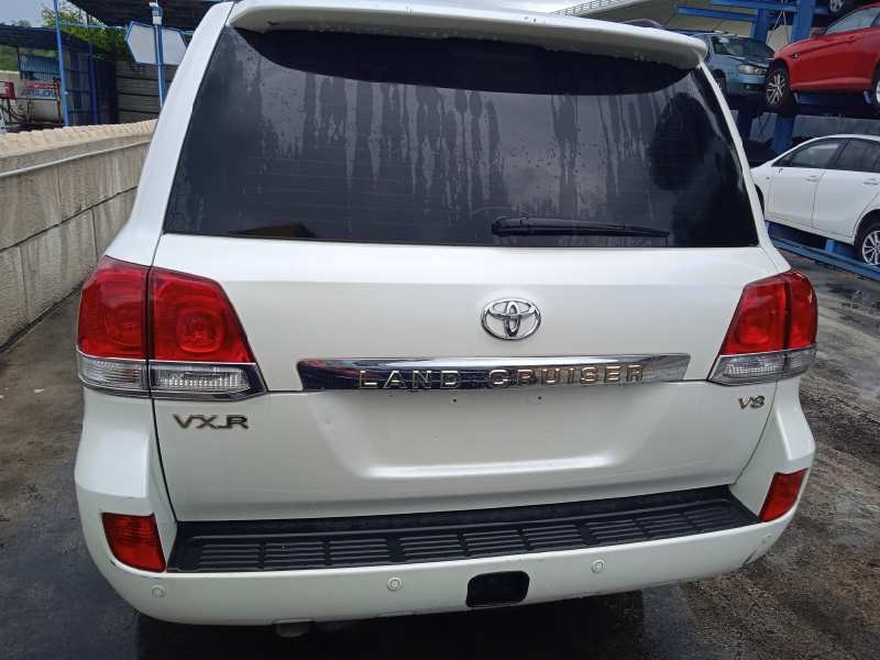 toyota land cruiser 200 (j14) del año 2008
