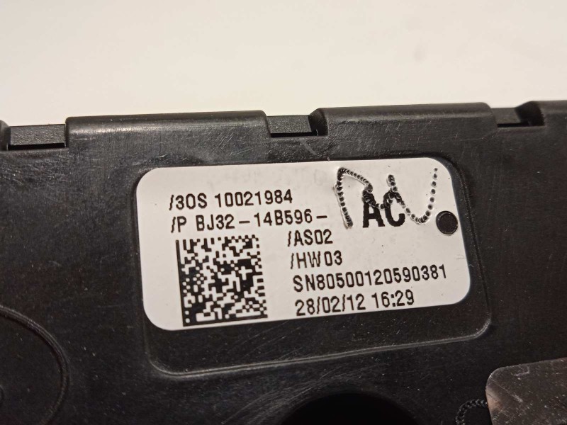 Recambio de mando multifuncion para land rover evoque 2.2 td4 cat referencia OEM IAM BJ3214B596AC  LR025893