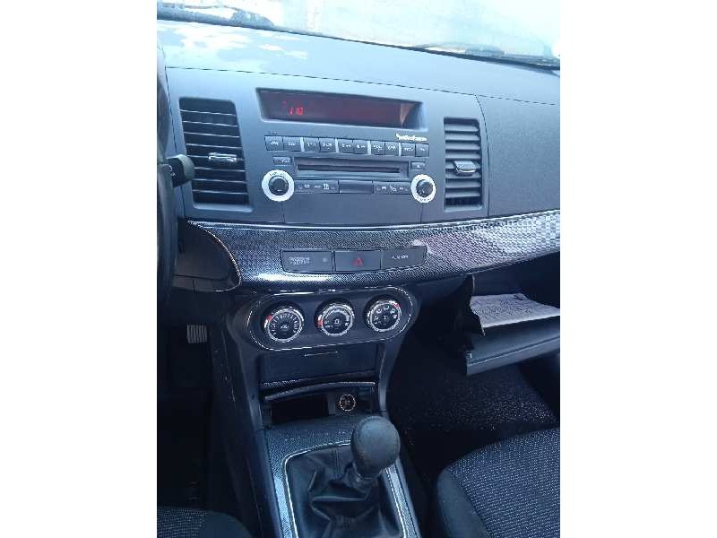 mitsubishi lancer berlina (cy0) del año 2010