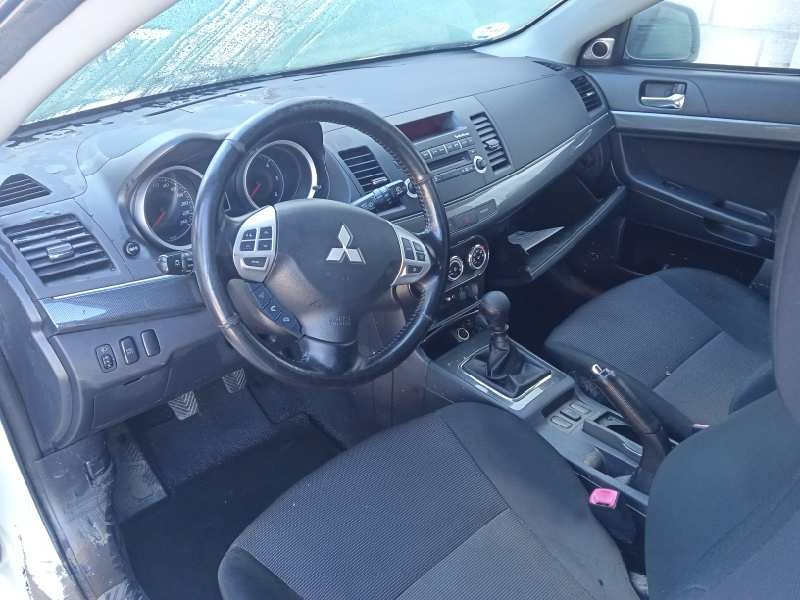 mitsubishi lancer berlina (cy0) del año 2010