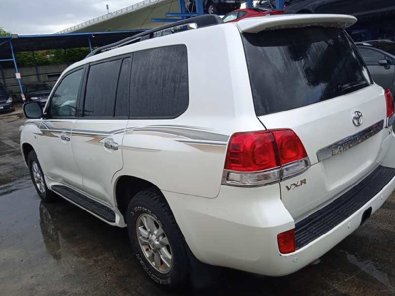toyota land cruiser 200 (j14) del año 2008