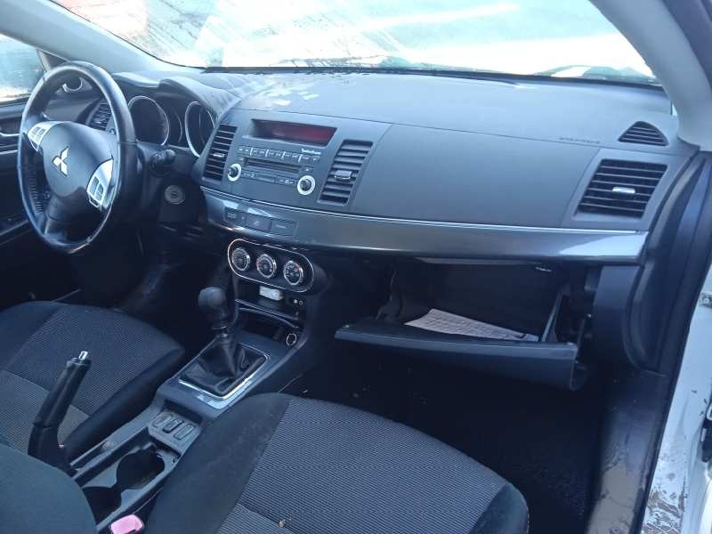 mitsubishi lancer berlina (cy0) del año 2010