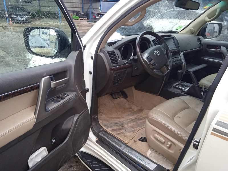 toyota land cruiser 200 (j14) del año 2008