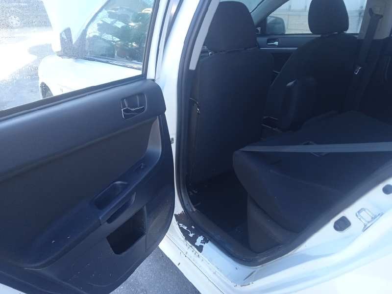 mitsubishi lancer berlina (cy0) del año 2010