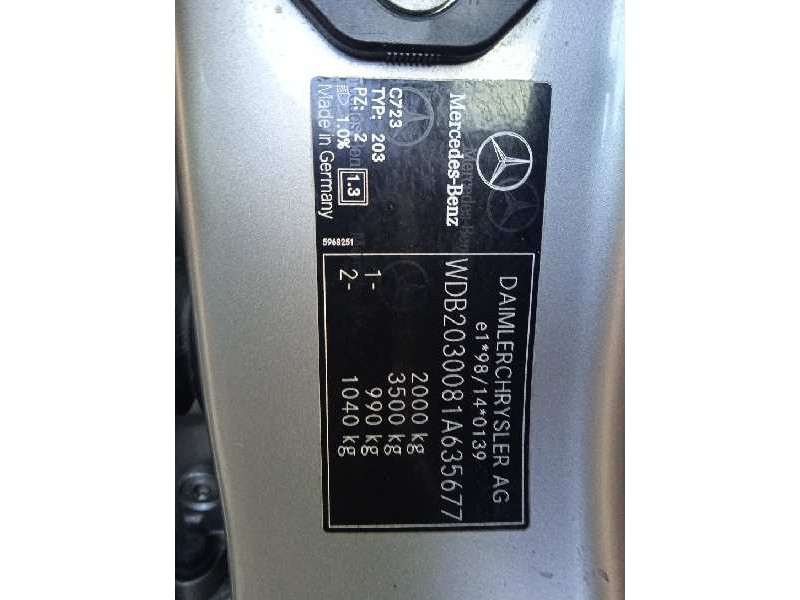 mercedes-benz clase c (w203) berlina del año 2004
