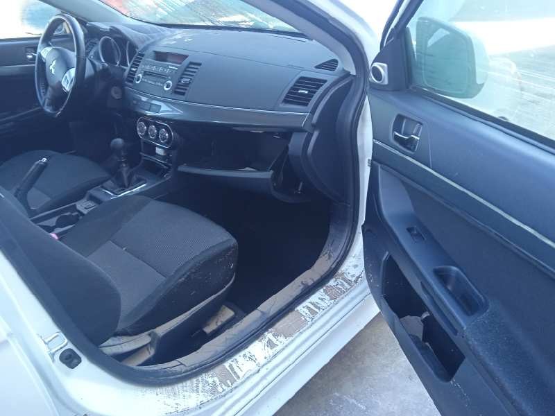 mitsubishi lancer berlina (cy0) del año 2010