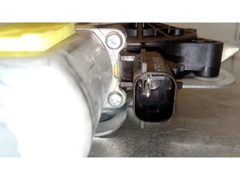 Recambio de elevalunas delantero derecho para ssangyong tivoli 1.6 cat referencia OEM IAM 98820X1010  