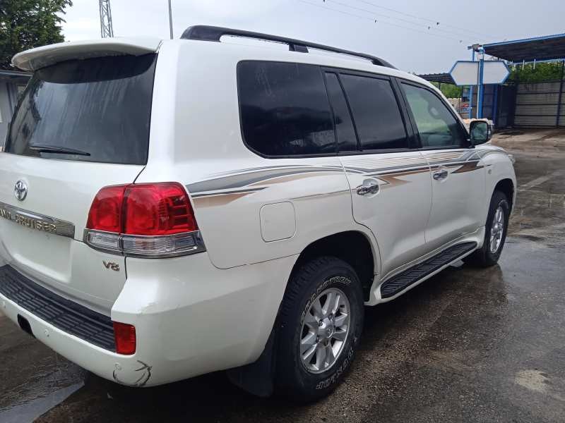 toyota land cruiser 200 (j14) del año 2008