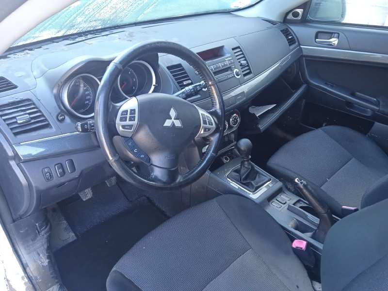 mitsubishi lancer berlina (cy0) del año 2010