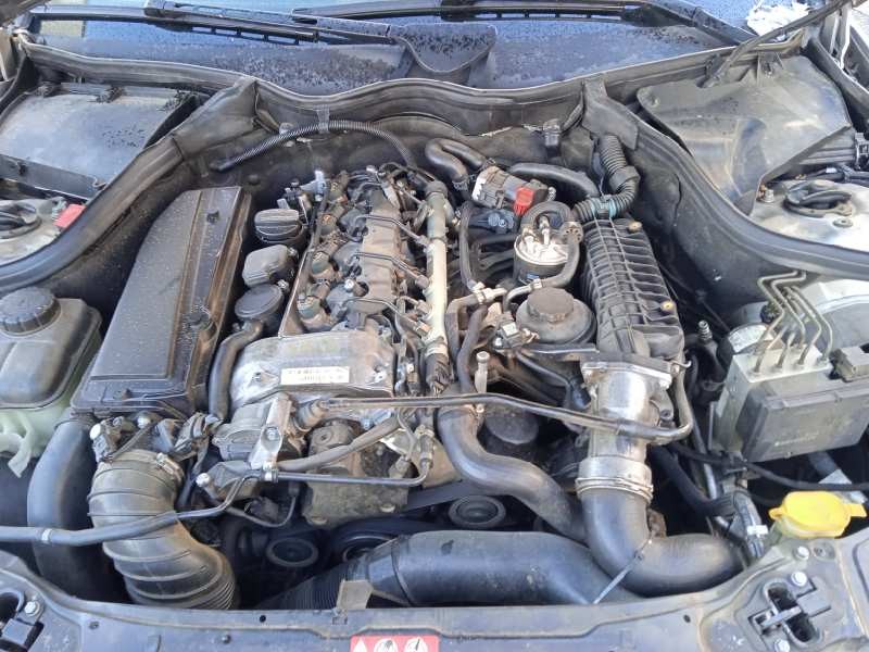 mercedes-benz clase c (w203) berlina del año 2004