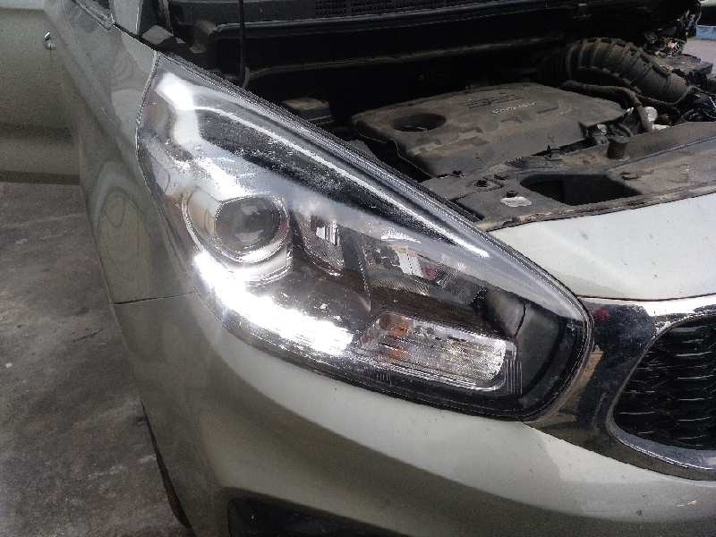 kia carens ( ) del año 2017