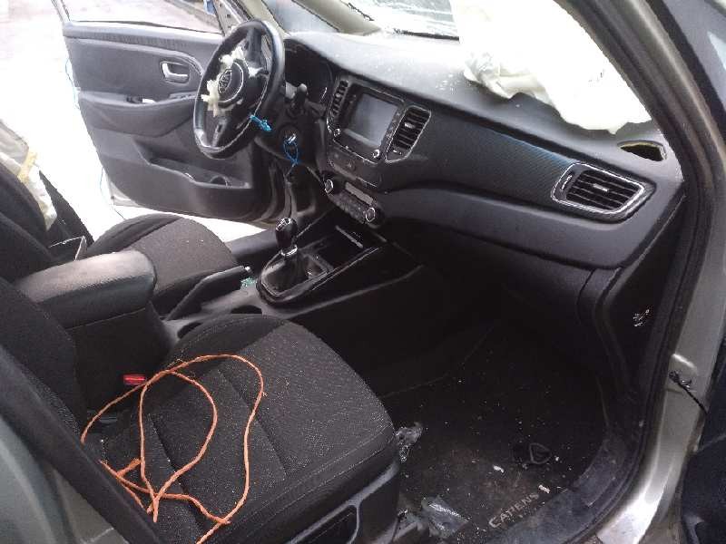 kia carens ( ) del año 2017