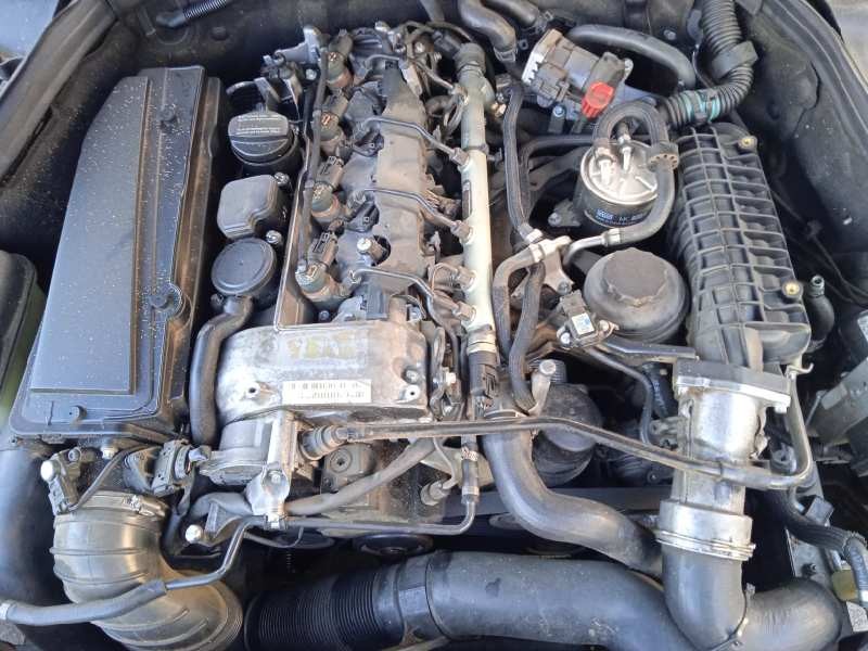 mercedes-benz clase c (w203) berlina del año 2004