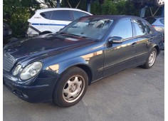 mercedes-benz clase e (w211) berlina del año 2004