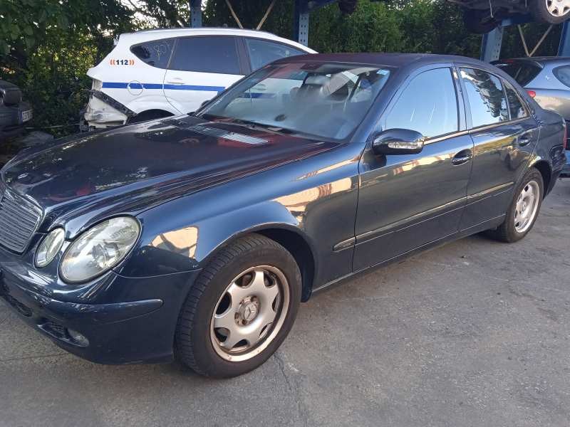 mercedes-benz clase e (w211) berlina del año 2004