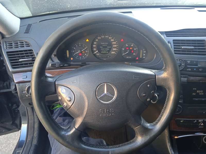 mercedes-benz clase e (w211) berlina del año 2004