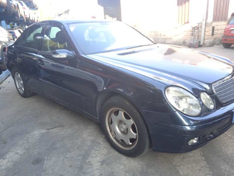 mercedes-benz clase e (w211) berlina del año 2004
