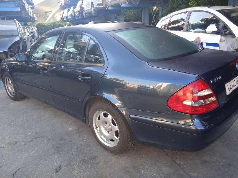 mercedes-benz clase e (w211) berlina del año 2004