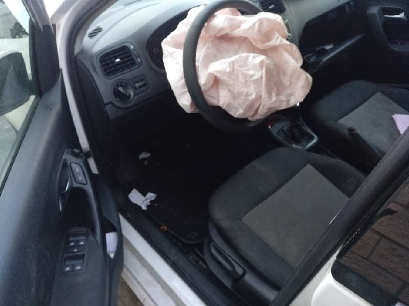 volkswagen polo (6r1) del año 2010