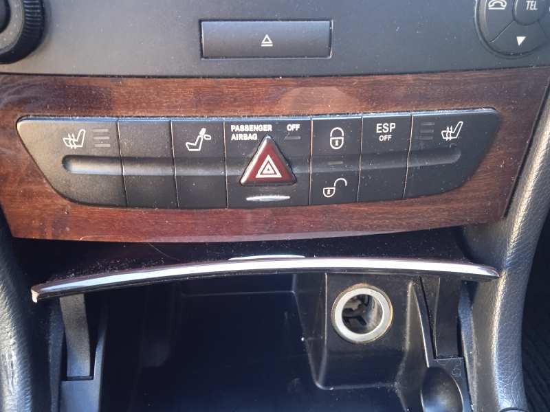 mercedes-benz clase e (w211) berlina del año 2004