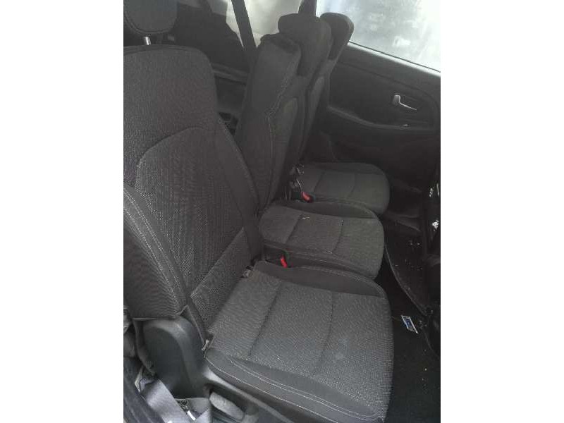 kia carens ( ) del año 2017