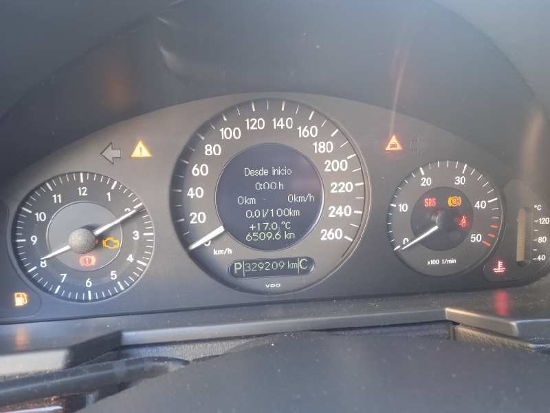 mercedes-benz clase e (w211) berlina del año 2004