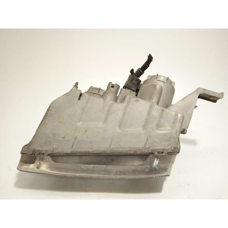 Recambio de faro derecho para hyundai trajet (fo) 2.0 crdi gls referencia OEM IAM 921043A020  