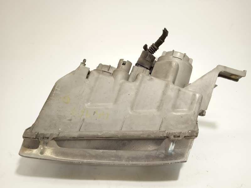 Recambio de faro derecho para hyundai trajet (fo) 2.0 crdi gls referencia OEM IAM 921043A020  