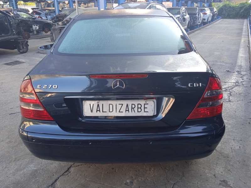 mercedes-benz clase e (w211) berlina del año 2004