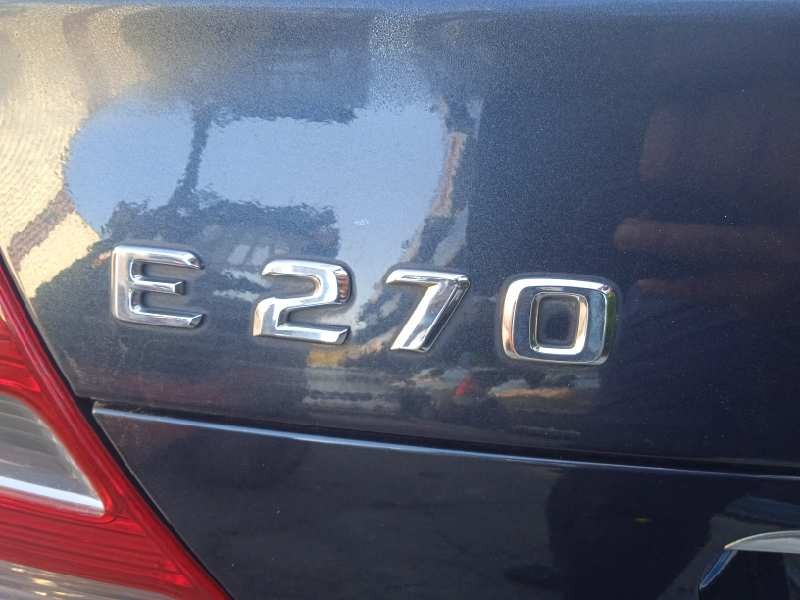 mercedes-benz clase e (w211) berlina del año 2004