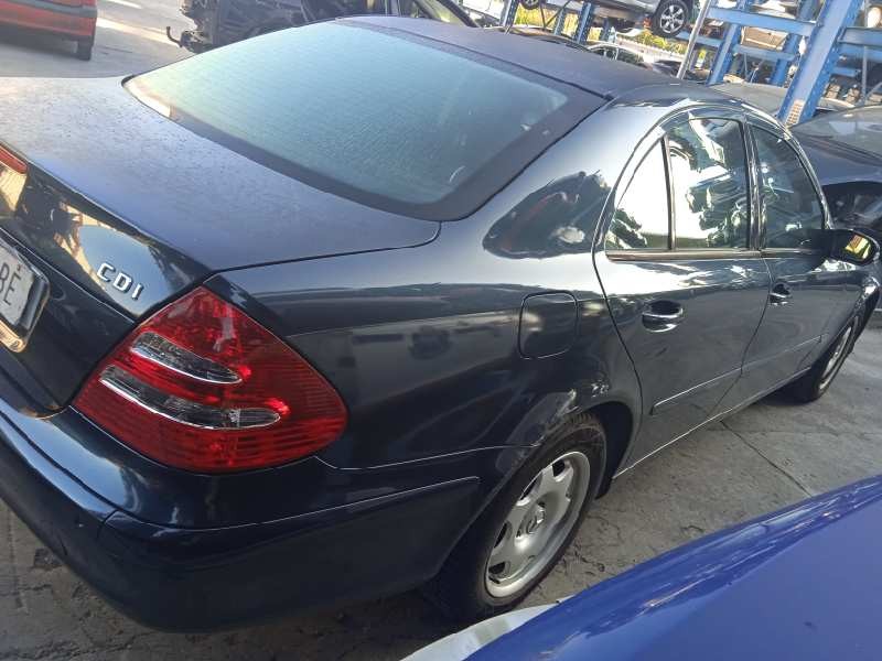mercedes-benz clase e (w211) berlina del año 2004