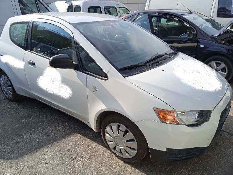 mitsubishi colt berlina 3 (z30) del año 2010