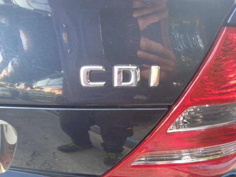 mercedes-benz clase e (w211) berlina del año 2004