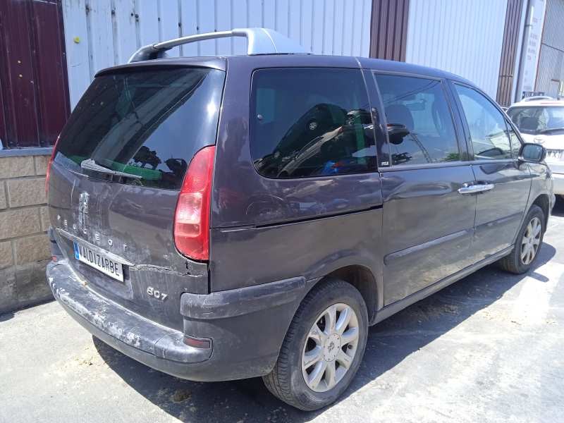 peugeot 807 del año 2004