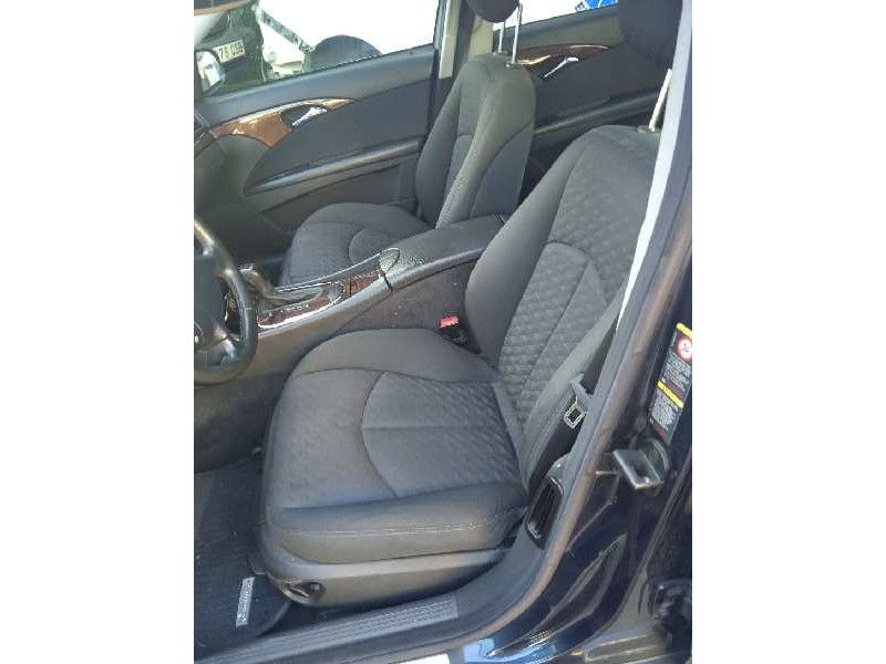 mercedes-benz clase e (w211) berlina del año 2004