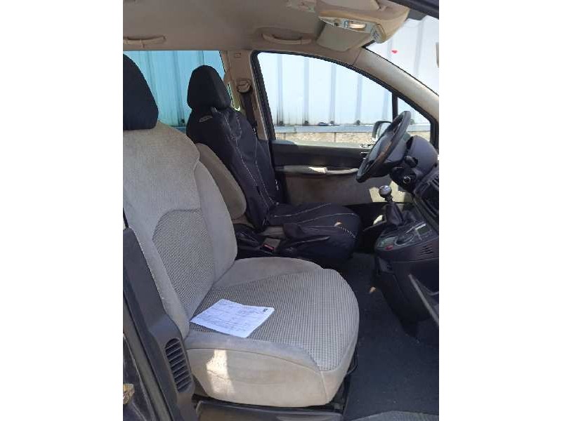 peugeot 807 del año 2004