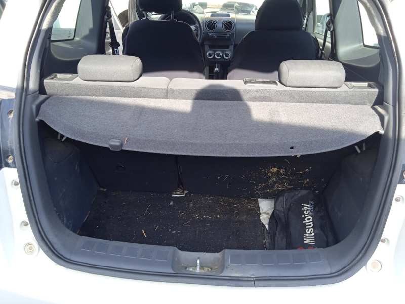 mitsubishi colt berlina 3 (z30) del año 2010