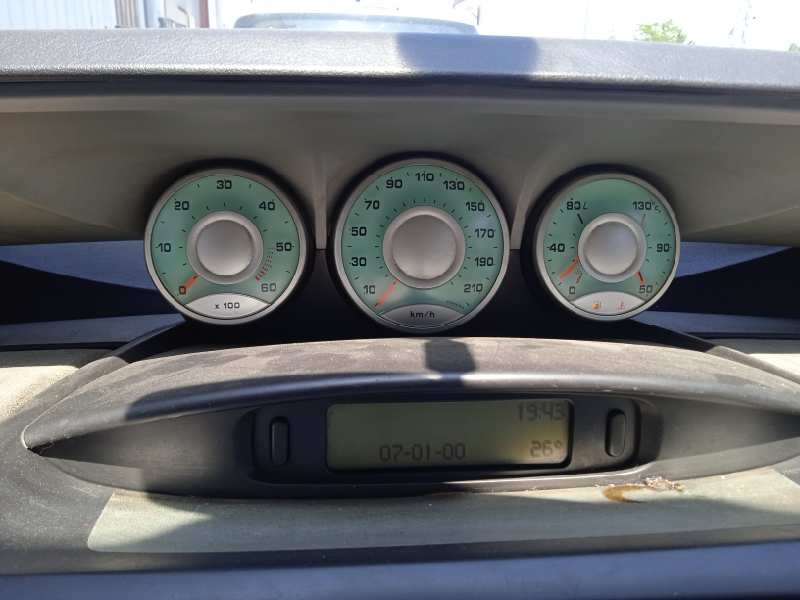 peugeot 807 del año 2004