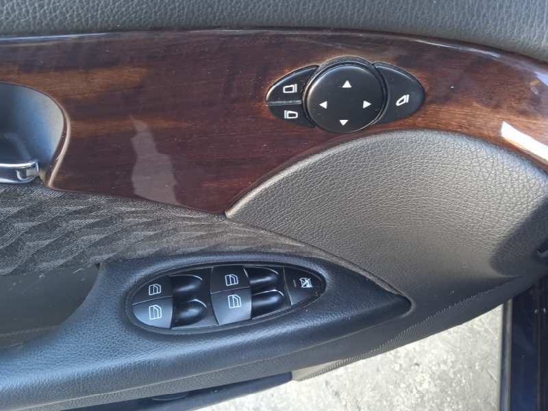 mercedes-benz clase e (w211) berlina del año 2004