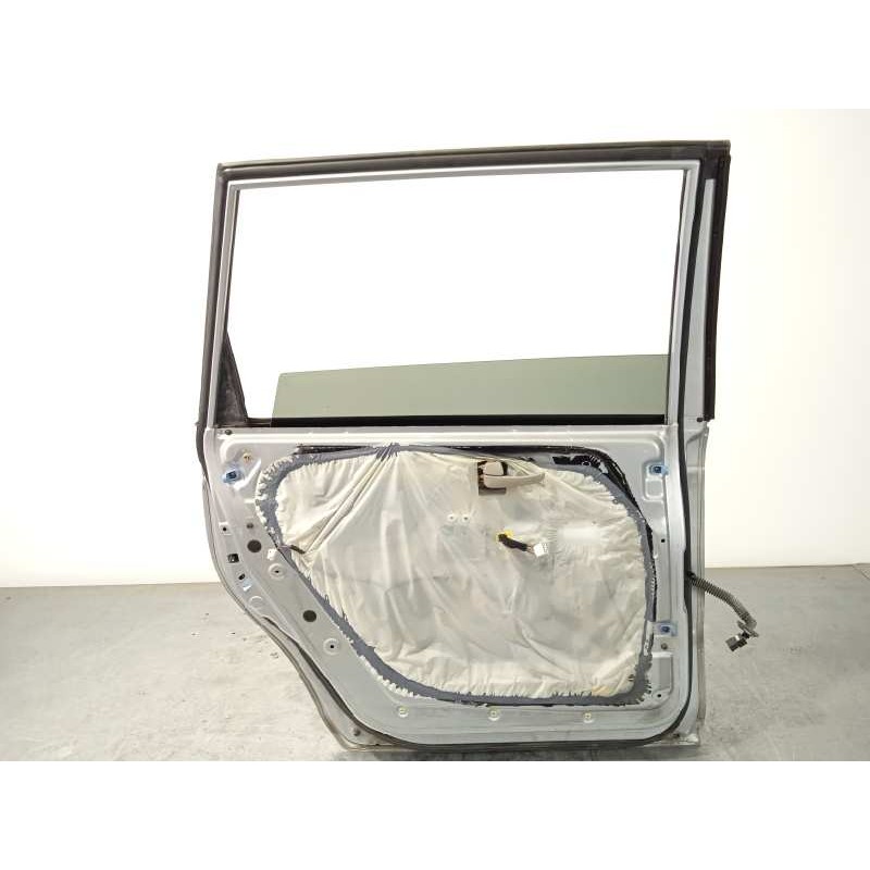 Recambio de puerta trasera izquierda para hyundai trajet (fo) 2.0 crdi gls referencia OEM IAM 770033A020  