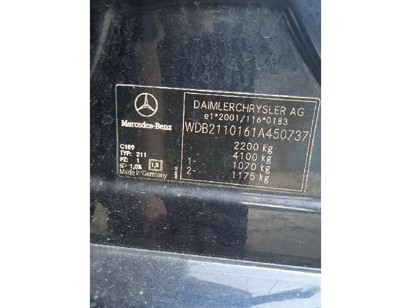 mercedes-benz clase e (w211) berlina del año 2004