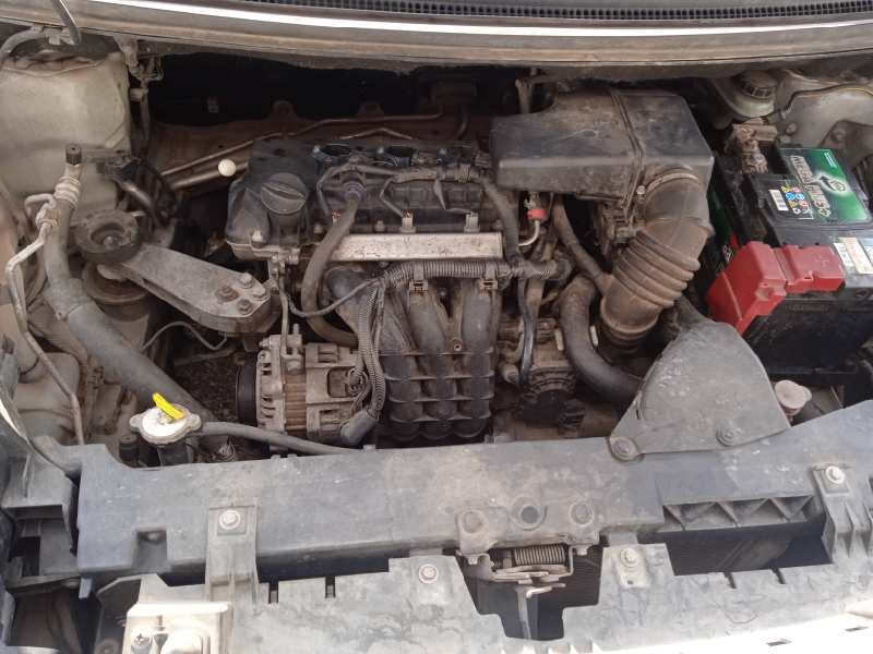 mitsubishi colt berlina 3 (z30) del año 2010