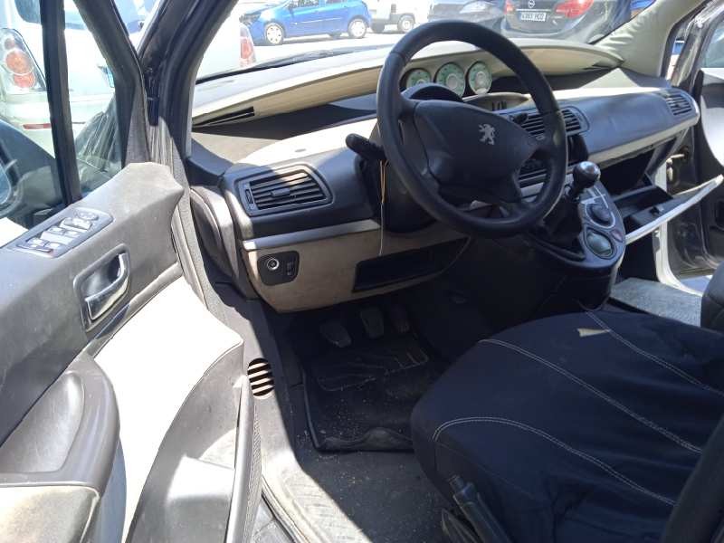 peugeot 807 del año 2004