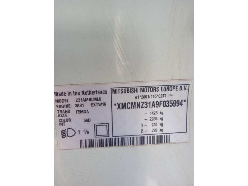 mitsubishi colt berlina 3 (z30) del año 2010