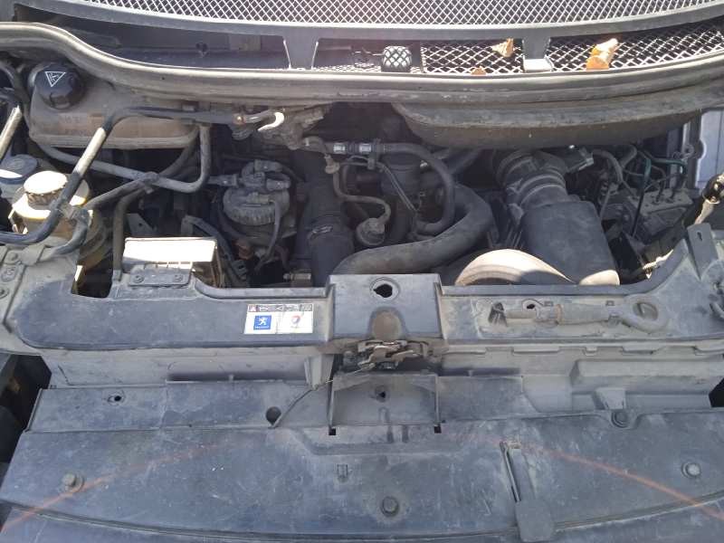 peugeot 807 del año 2004