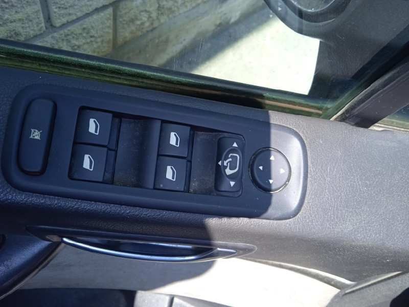 peugeot 807 del año 2004