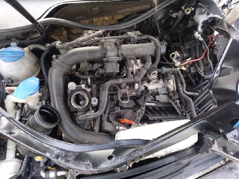 volkswagen golf v berlina (1k1) del año 2008