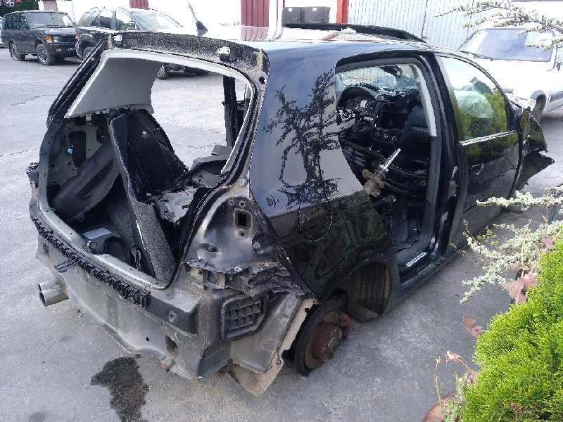 volkswagen golf v berlina (1k1) del año 2008