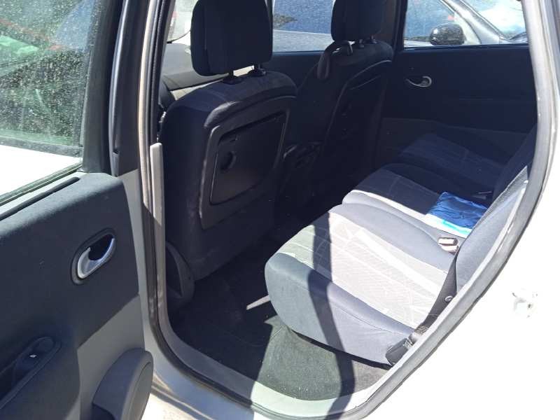 renault scenic ii del año 2004