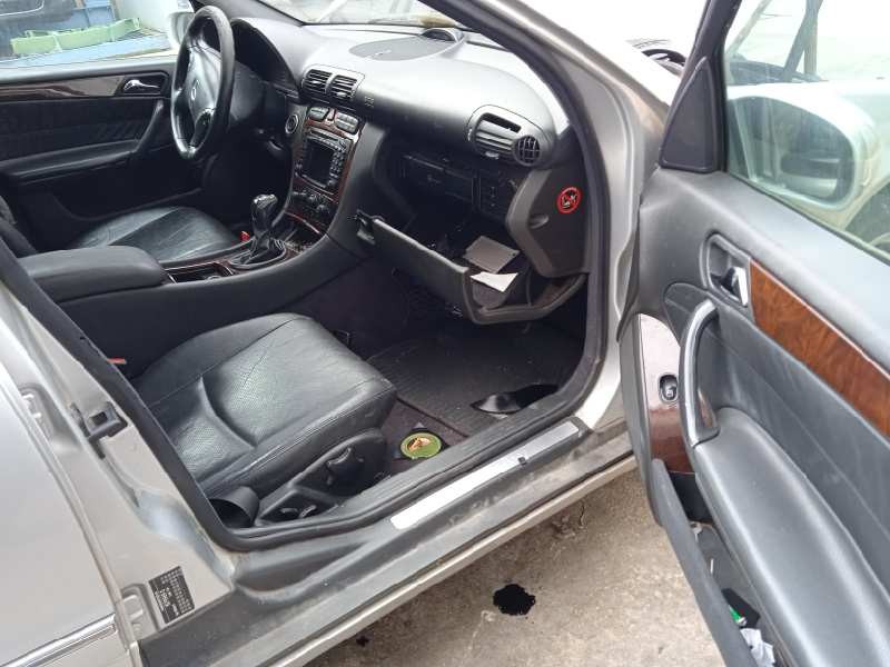 mercedes-benz clase c (w203) berlina del año 2006